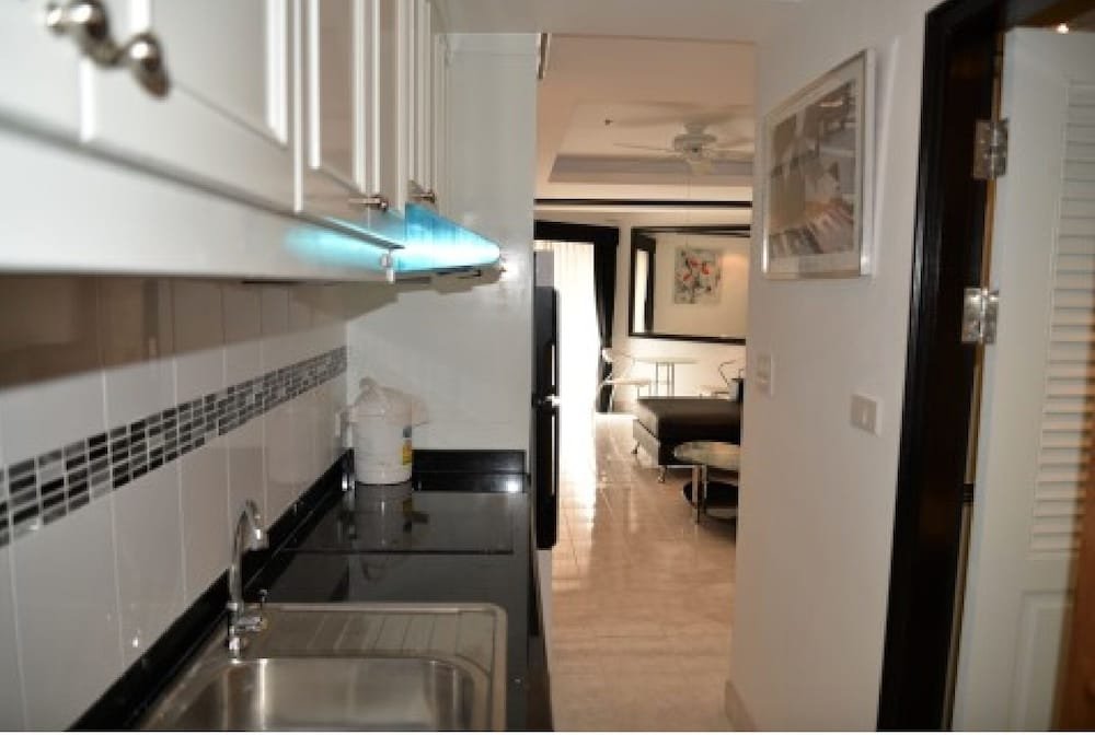 Паттайя: Jomtien Beach Condominium 6th Floor Apartment
