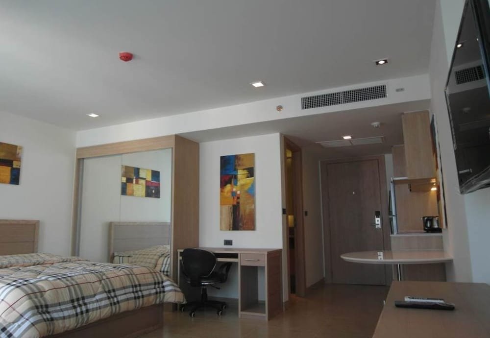 Паттайя: The Cliff Condominium Floor 10th Number 1007