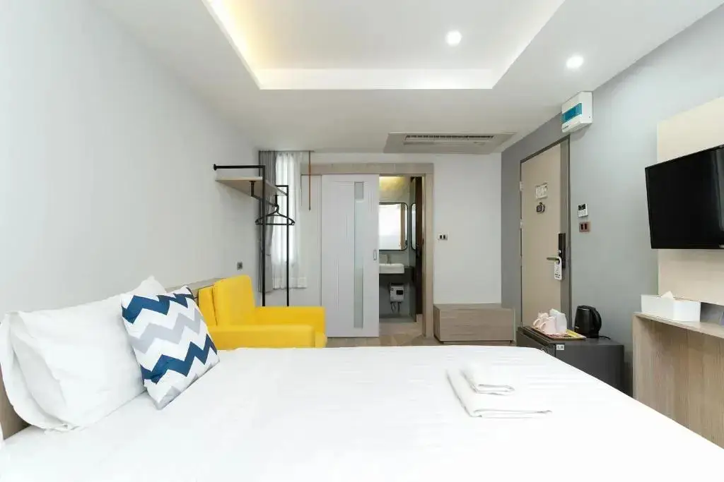Бангкок: The Riski Hotel at Bangphlat Station