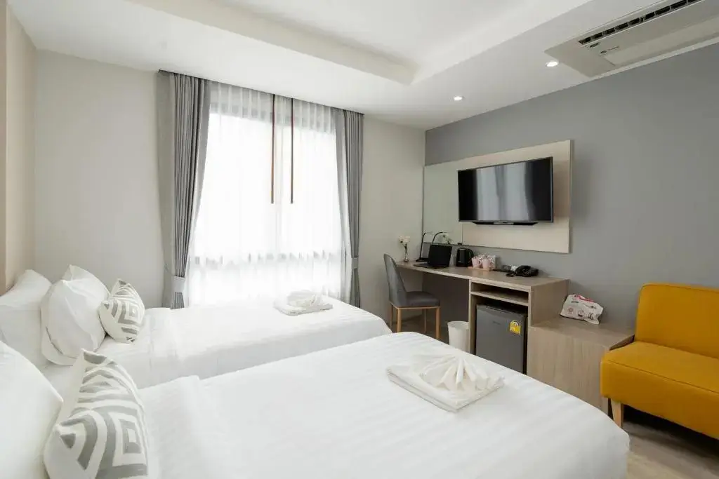 Бангкок: The Riski Hotel at Bangphlat Station