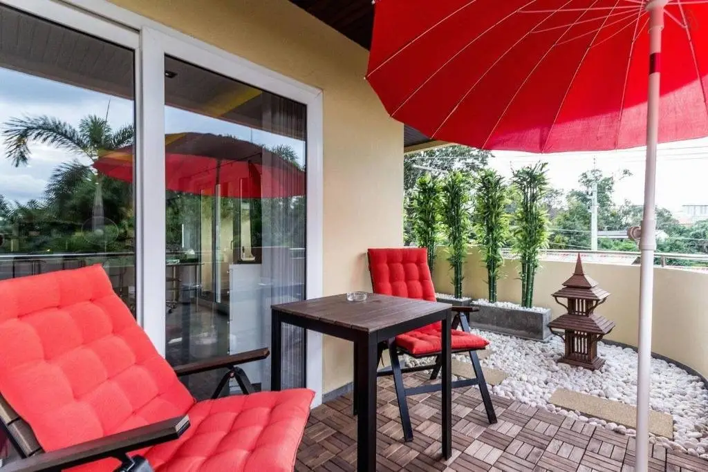 Паттайя: Dasiri Beach Apartment Wongamat