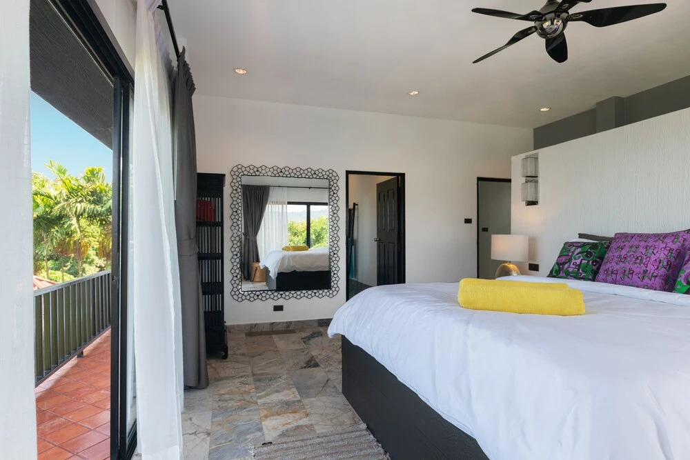 Тхаланг: Peaceful 8br Two Pool Panoramic Twin