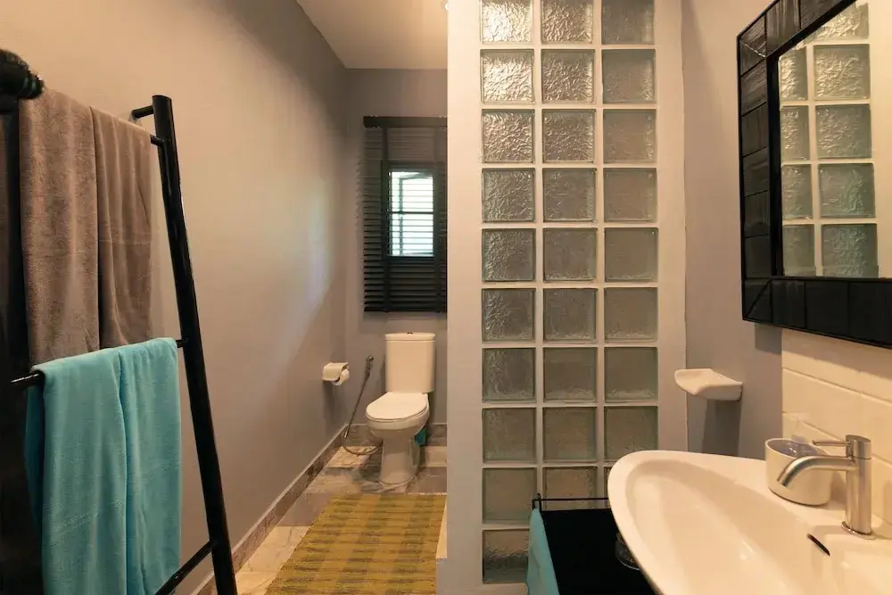Тхаланг: Peaceful 8br Two Pool Panoramic Twin