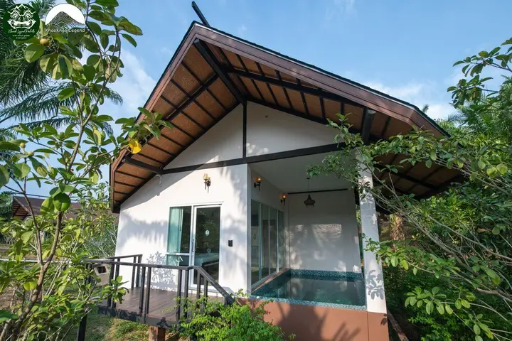 Фаном: Khaosok Legend Pool Villa