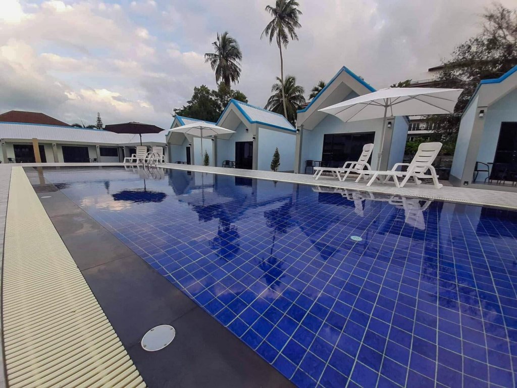 CC Beach Resort — фото 1
