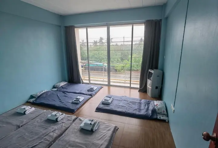 Накхон-Чай-Си: YYK Hostel 24H