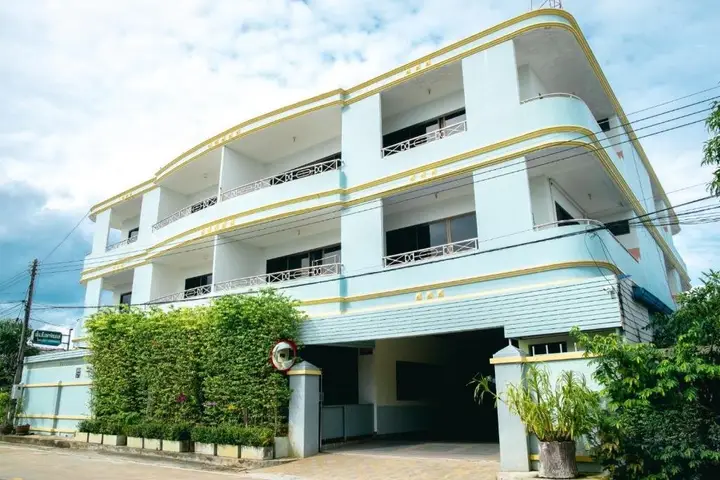 Наратхиват: N.P. Apartment