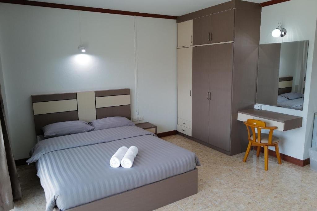 Наратхиват: N.P. Apartment