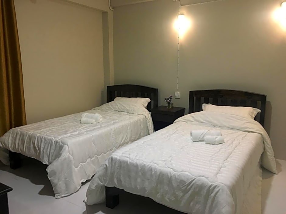 Маерим: Maerim Hostel