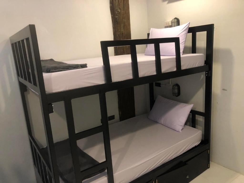Краби: Social Quarters