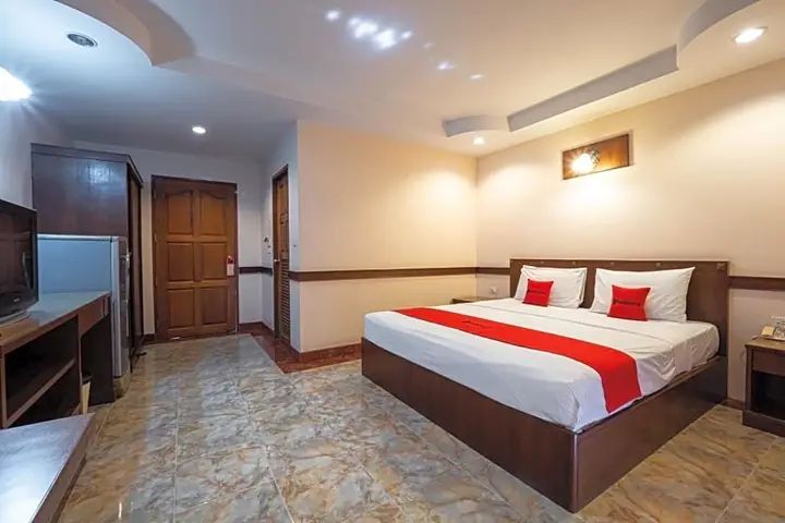 Паттайя: RedDoorz Navin Mansion 3 Pattaya