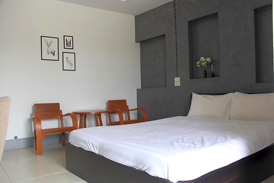 Лоэй: พีลาตุส อพาร์ทเม้นท์ (Pilatus Apartment)
