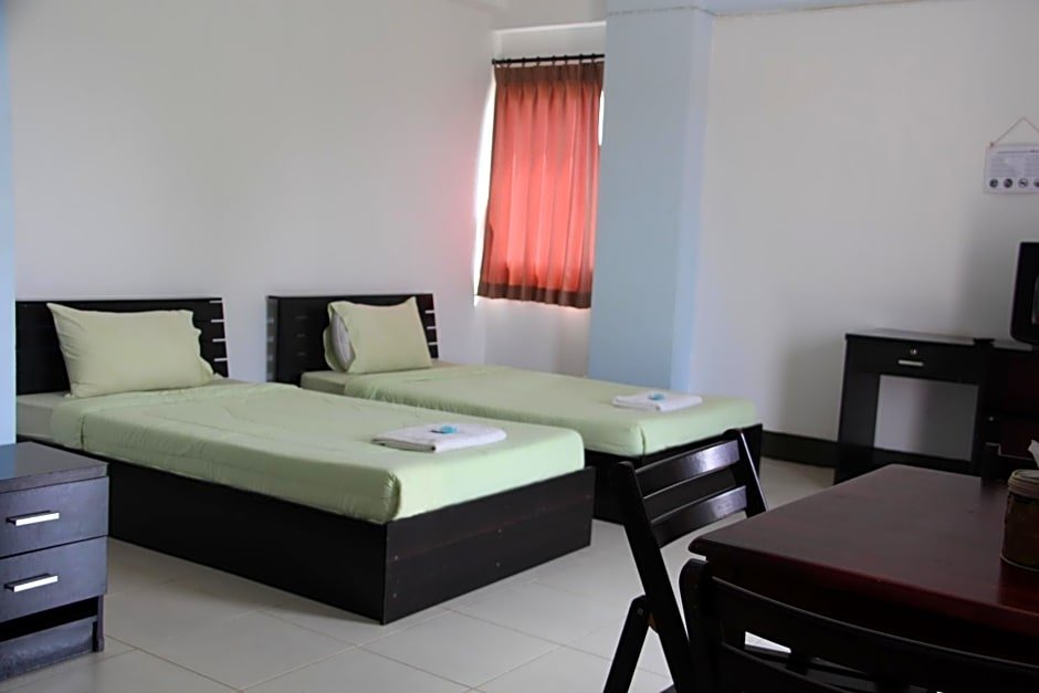 Лоэй: พีลาตุส อพาร์ทเม้นท์ (Pilatus Apartment)
