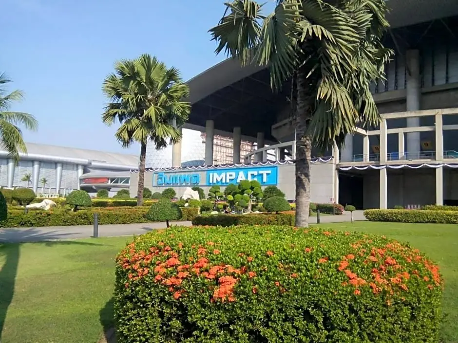 Паккрет: IMPACT Challenger Apartment Hostel Bangkok Thailand