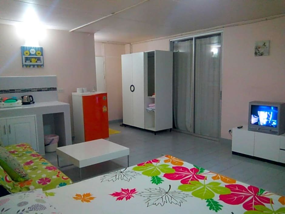 Паккрет: IMPACT Challenger Apartment Hostel Bangkok Thailand