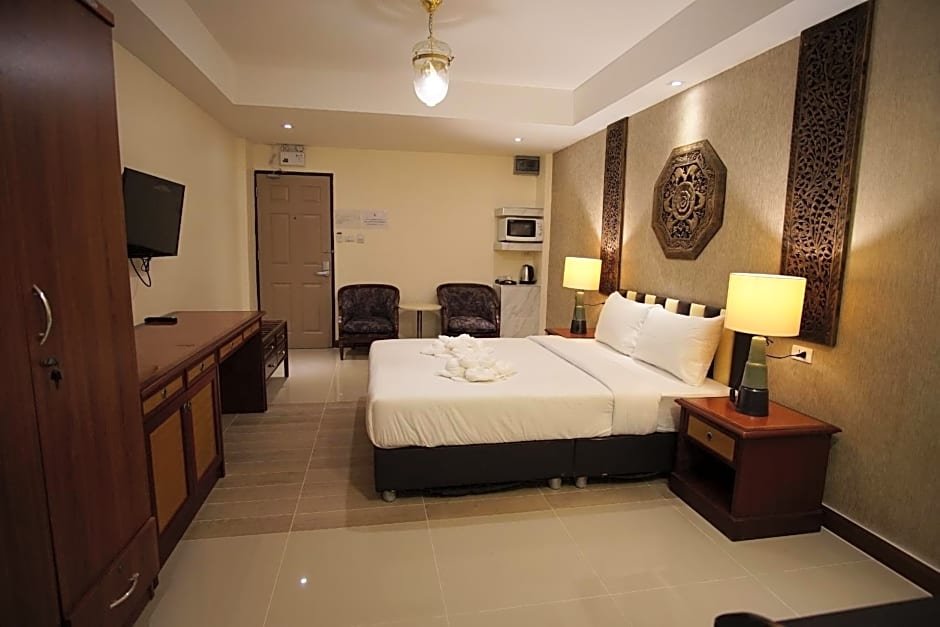 Самутпракан: Kim Hotel @ Bangplong