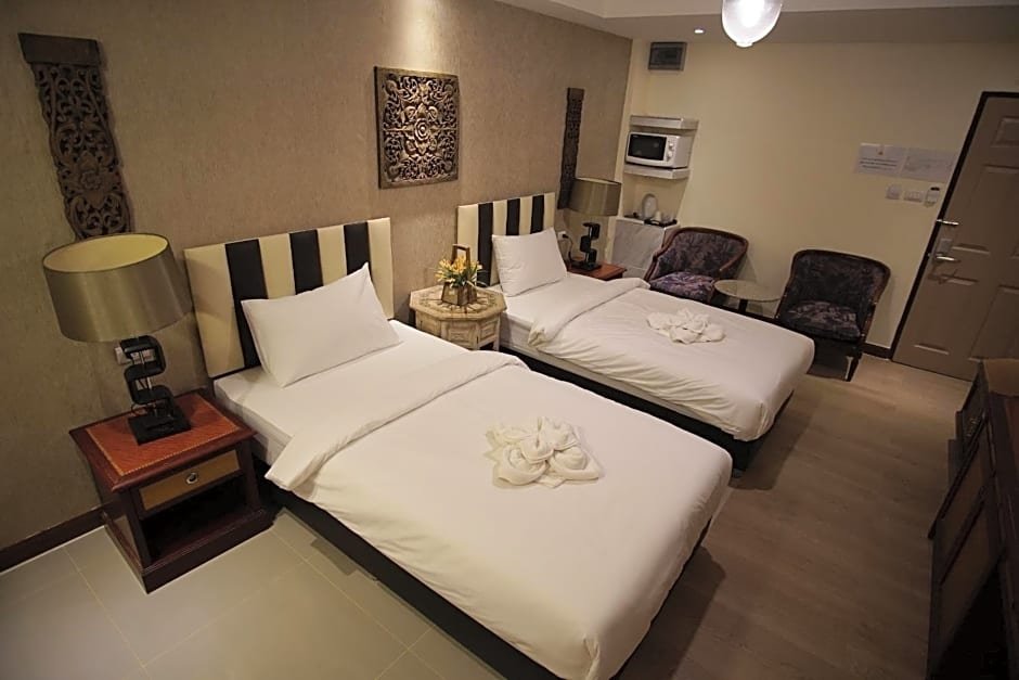 Самутпракан: Kim Hotel @ Bangplong