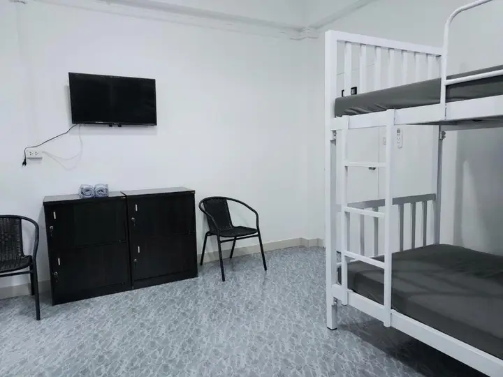 Тхаланг: Room79