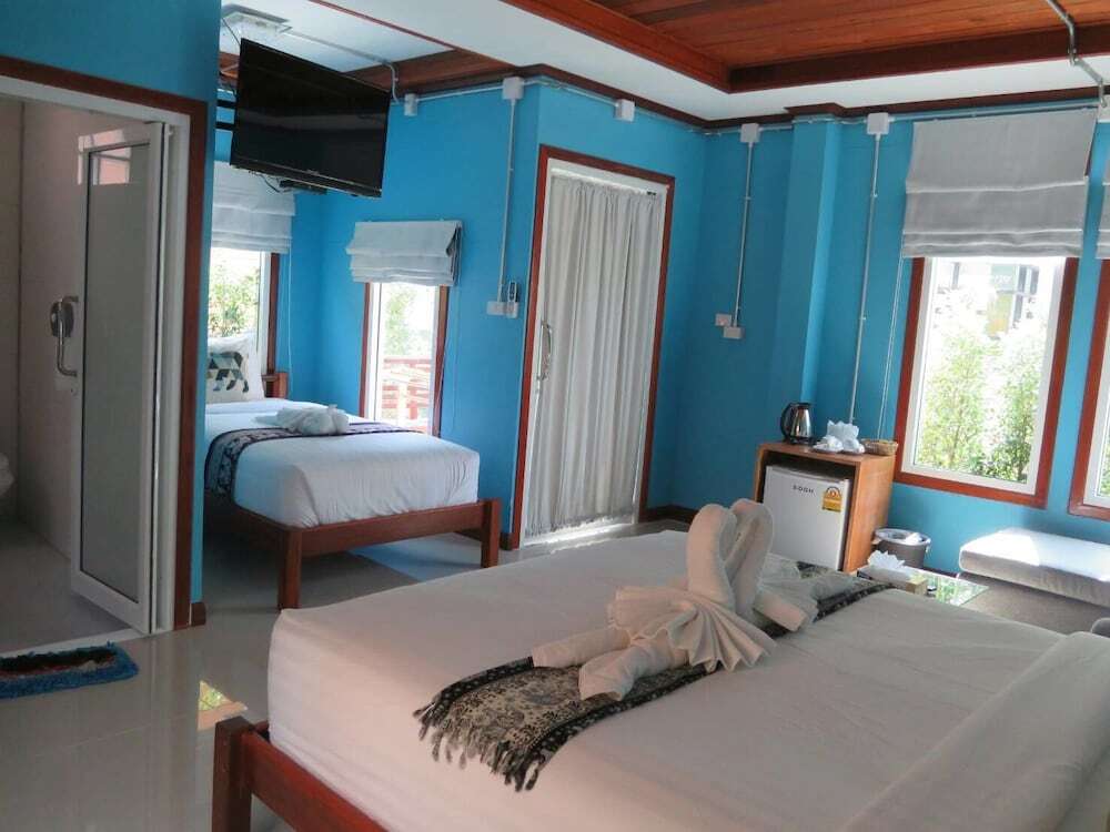 Ко-Липе: The Noi House and Restaurant Sunrise