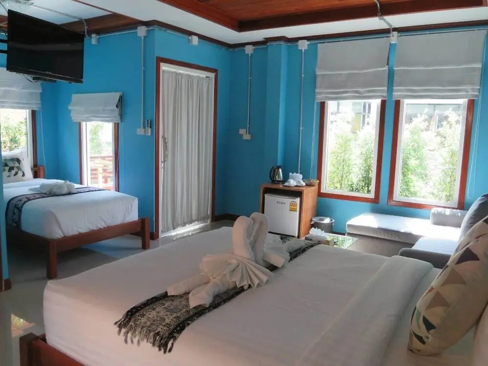 Ко-Липе: The Noi House and Restaurant Sunrise