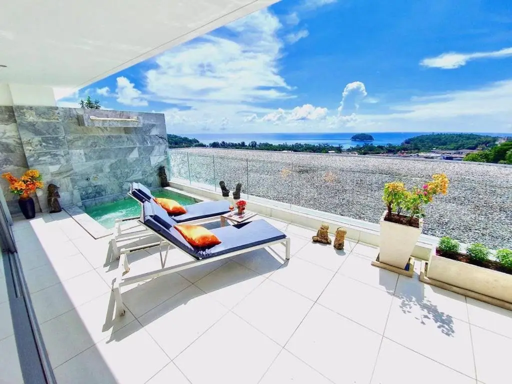Муанг: The View : Luxury Sea View Room with Jacuzzi near Karon Beach