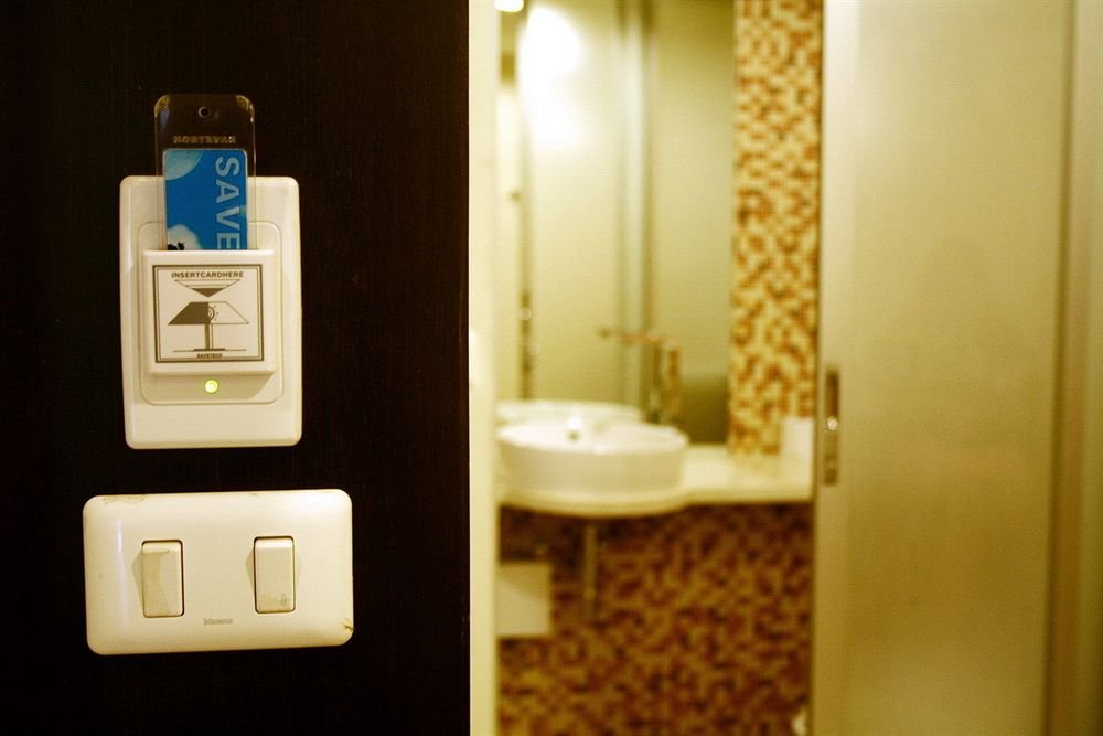 Кату: Me Hotel