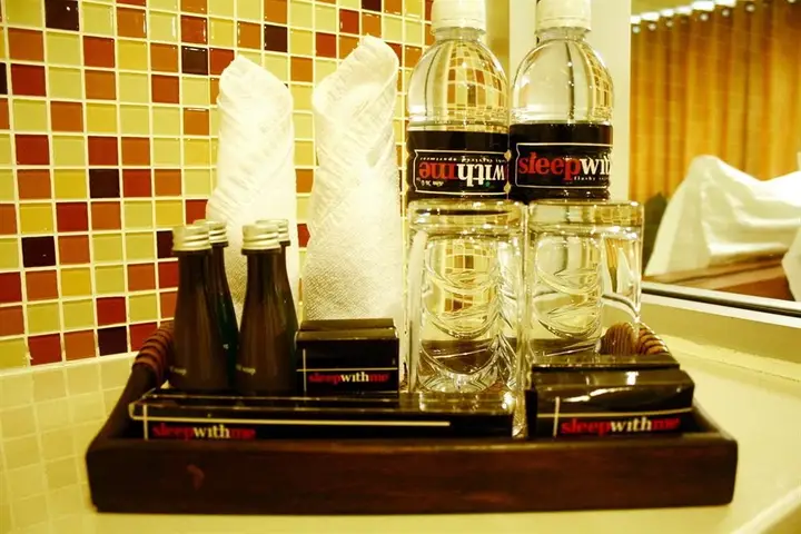 Кату: Me Hotel