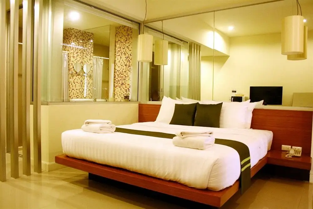 Кату: Me Hotel
