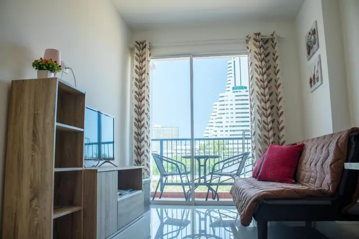 Паттайя: Trio Gems Condominium