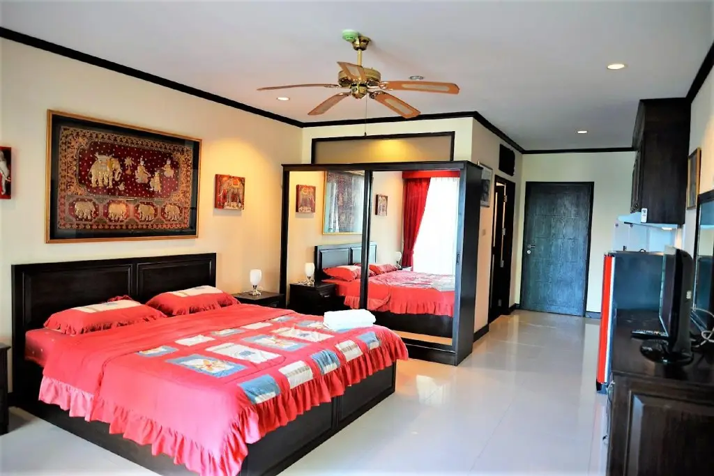 Jomtien Plaza Residence With sea View, spa Shower Bath tub — фото 1