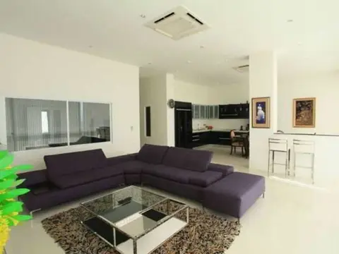 Sunset Plaza Holiday Apartment — фото 1
