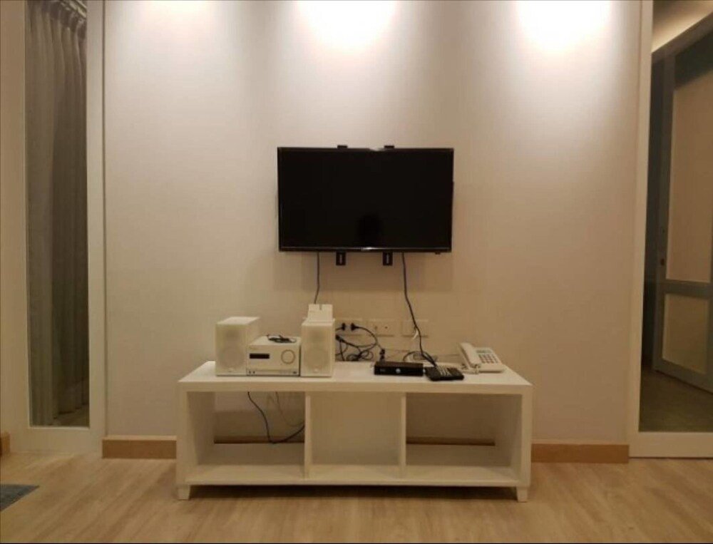 Сам-Рои-Йот: The Sea Condominium A22