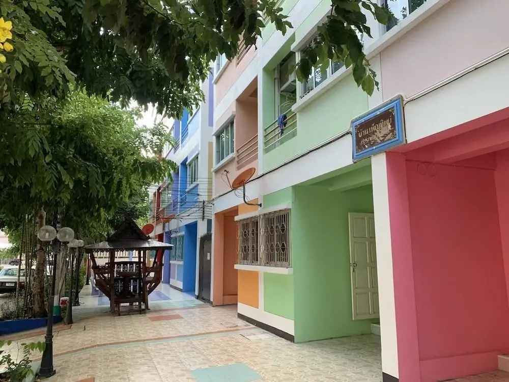 Патхумтхани: Penthip House