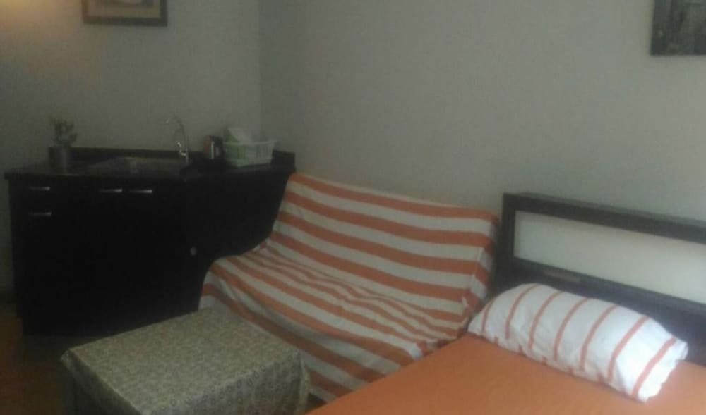 Паккрет: Thailand Taxi Apartment Hostel