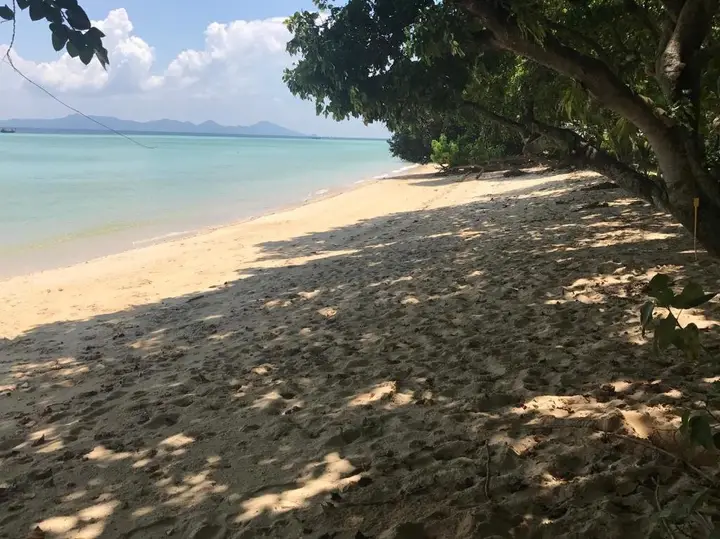 Старая часть Ланты: Paradise Beachfront Bungalows