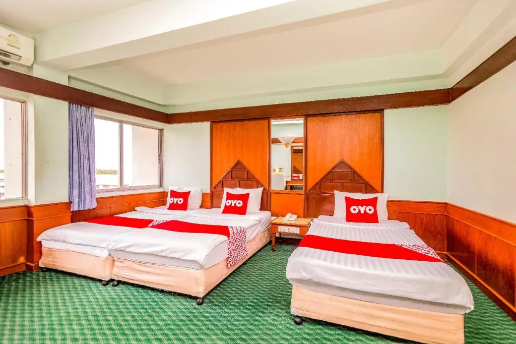 Сураттхани: OYO 441 Grand Thara Hotel