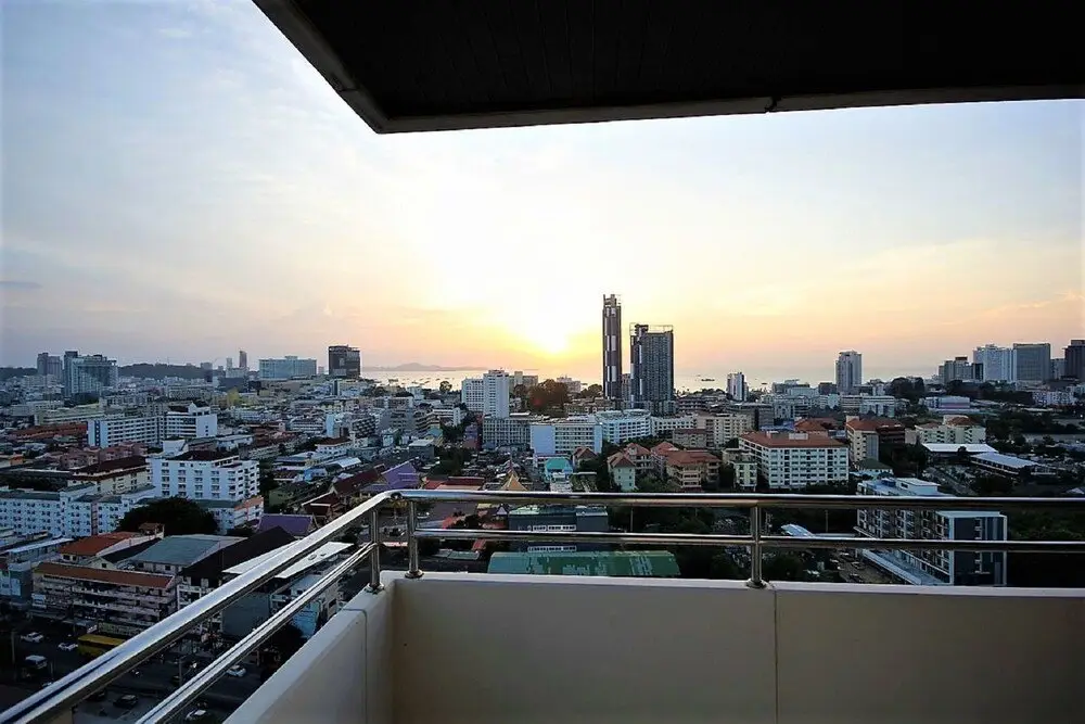 Паттайя: 20th Floor 2-bed Condo With Stunning Views