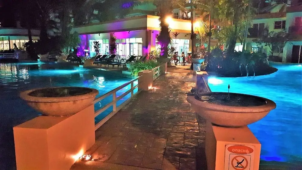 Паттайя: 1 bed Condo With Direct Pool Access, Jomtien