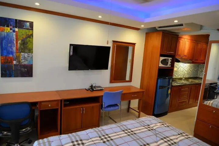 Паттайя: Jomtien Beach Condo 5th Floor Studio Apartment
