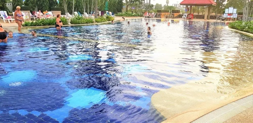 Паттайя: Jomtien Beach Condo - Studio Close to the Beach