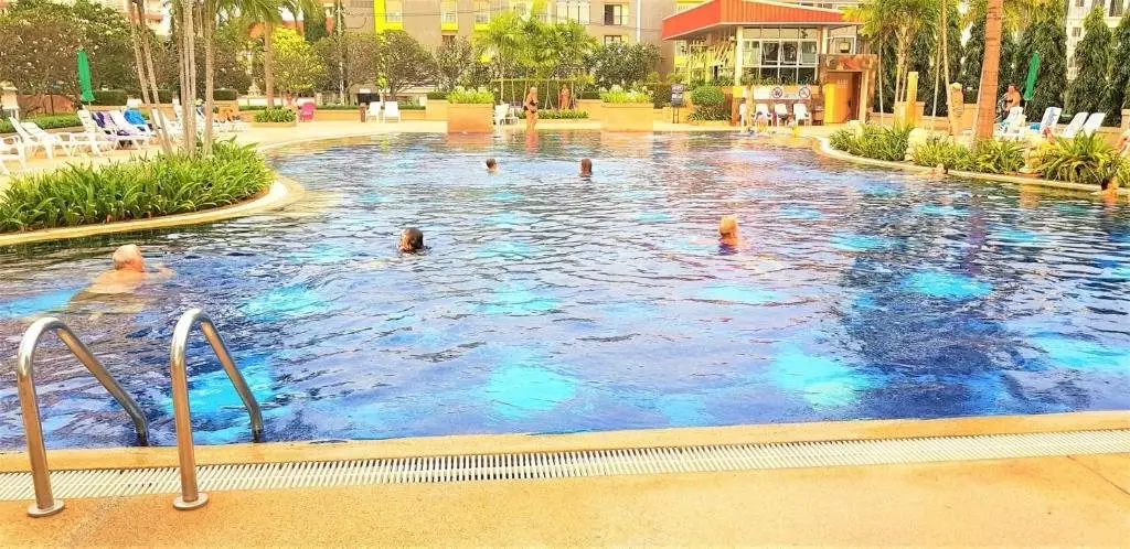 Паттайя: Jomtien Beach Condo - Studio Close to the Beach