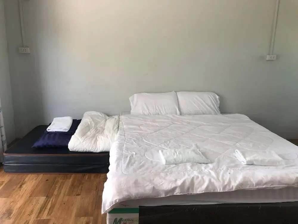 Бан На: Capital O 75412 V Resort