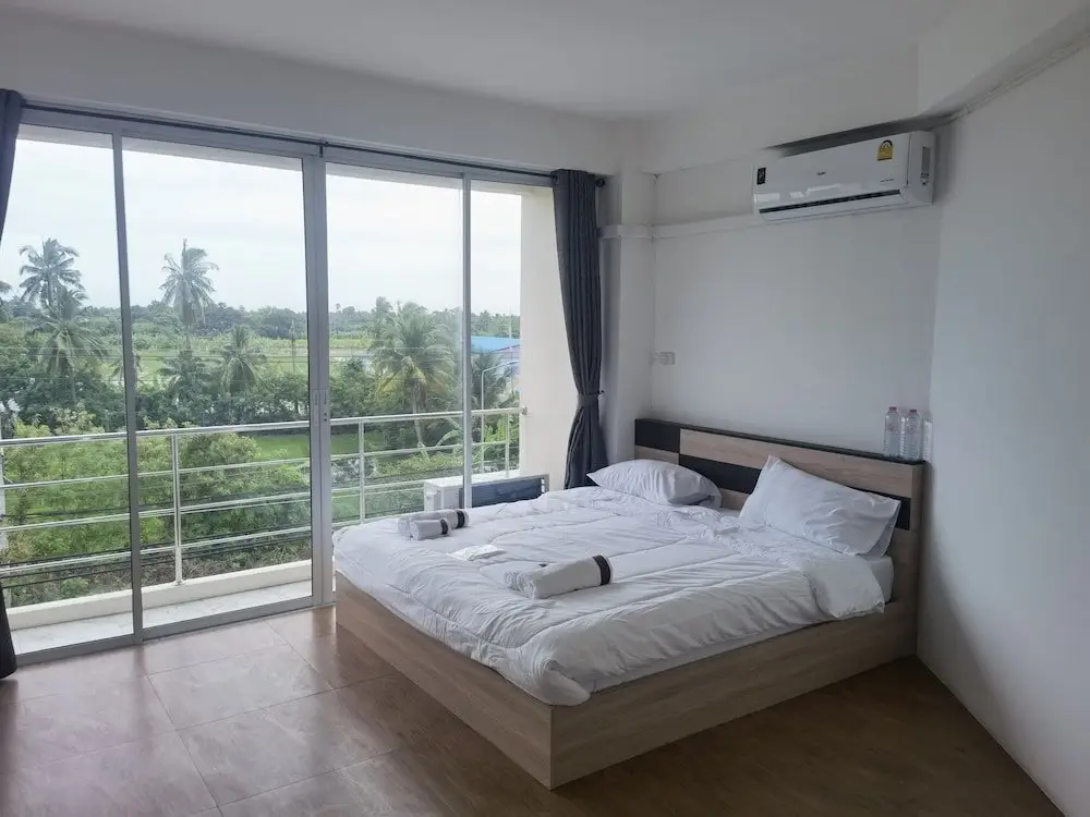 Накхон-Чай-Си: 115 Townhouse