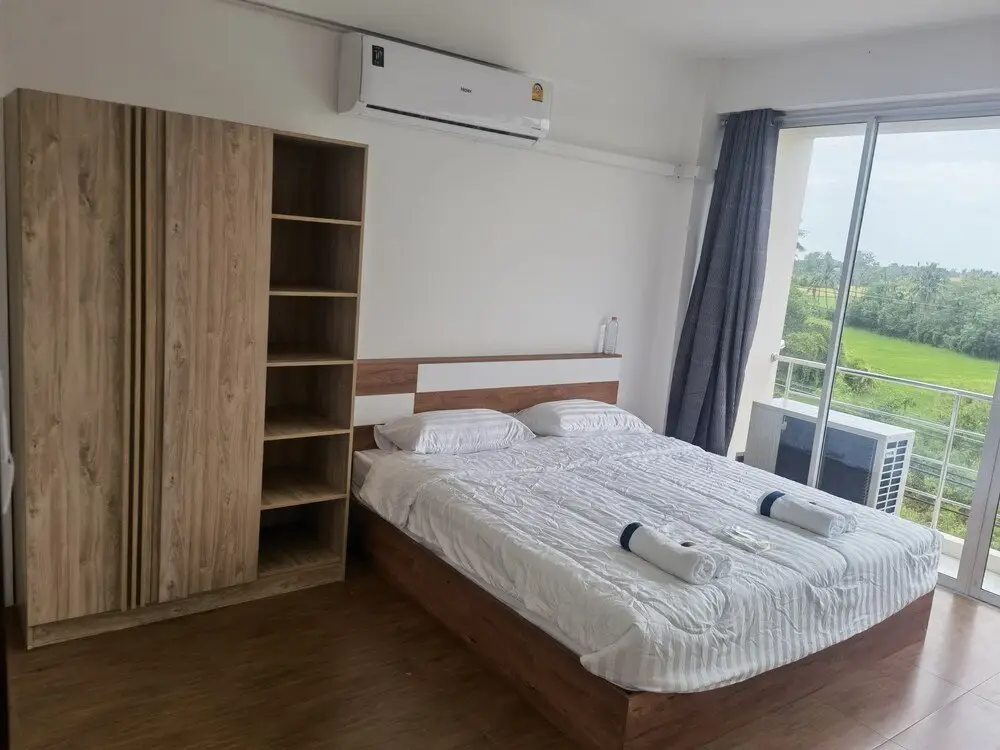 Накхон-Чай-Си: 115 Townhouse