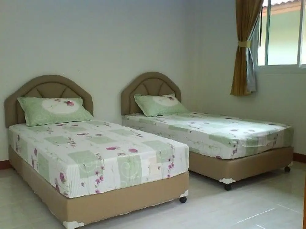 Муанг: Lovely House With Access to Large Swimming Pool and Near Chalong Pier Num001
