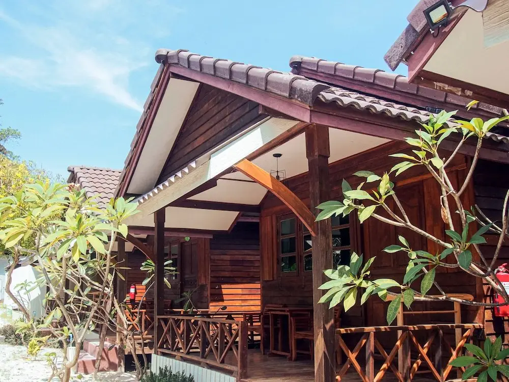 Сатун: Chareena Beachside