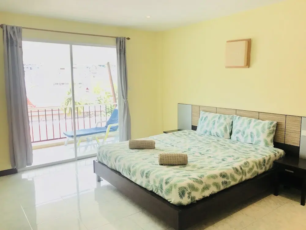 Кату: ME Hotel Beach View - Hostel