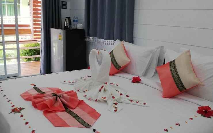 Старая часть Ланты: Phumiphat Resort  Koh Mook