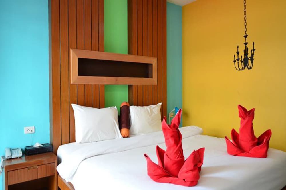Кату: Sansabai WonderWhy Boutique Hotel