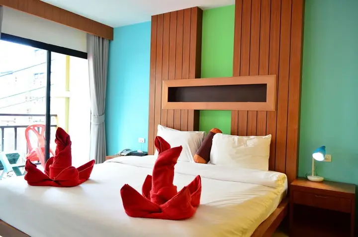 Кату: Sansabai WonderWhy Boutique Hotel